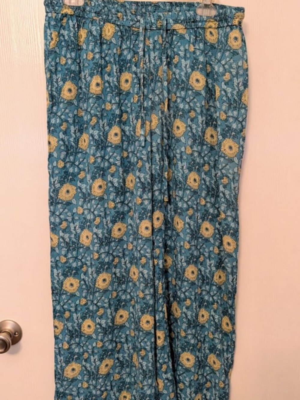 Natura blue floral‎ wide leg capris XXL